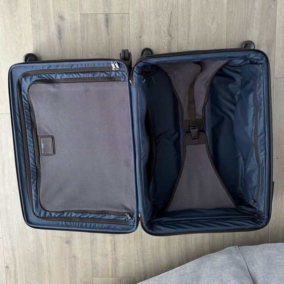 Alpha Tumi Extended Weekend 4 Wheeled Packing Case - Picture 4 of 6